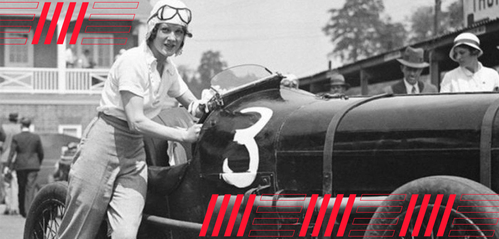 Dorothy Levvitt, primera mujer en ganar una carrera de autos, inventora de los espejos retrovisores